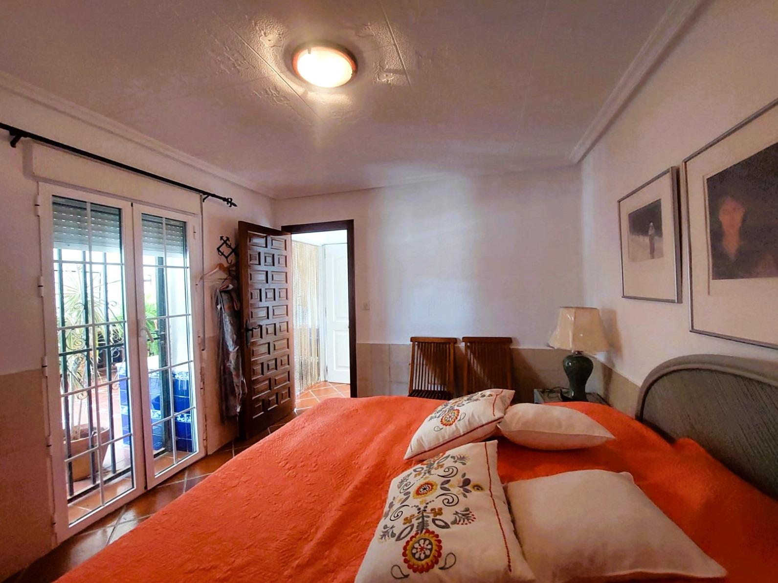 3-37-32 Charming mediterranean villa