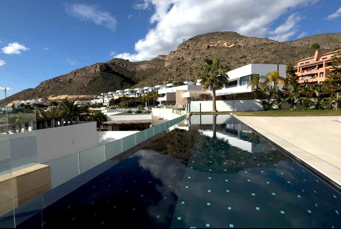 Unique Villa in Sierra Cortina