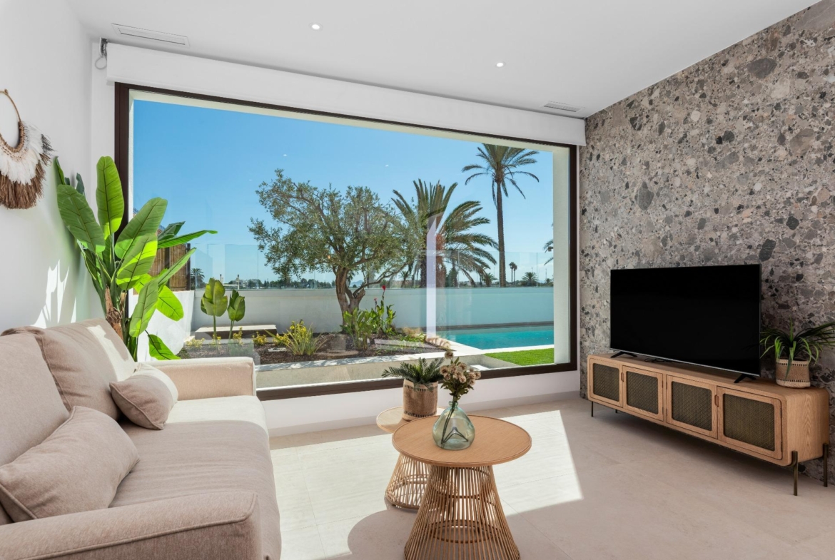 NEW BUILD VILLA IN LOS ALCÁZARES WITH VIEWS TO MAR MENOR. WITH PRIVATE POOL AND PARKING. 3 BEDROOMS. 2 BATHROOMS. PLOT 297 M2.