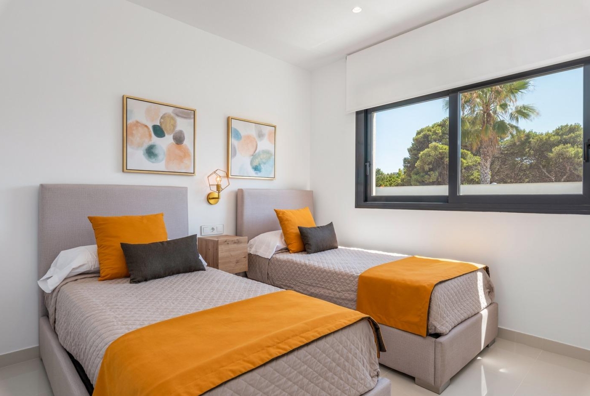 OBRA NUEVA EN LA MANGA. VILLA DE LUJO. 3 DORM. 3 BAÑOS. 440 PARCELA. PISCINA PROPIA.PLAYA A 350M