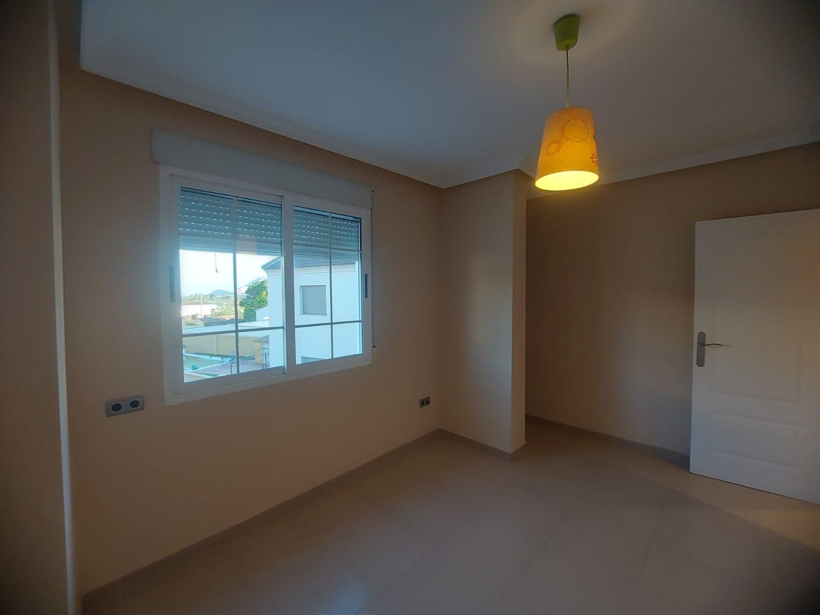 3-39-19 EDIFICIO EN ORIHUELA CIUDAD. 3 DORM. 2 BAÑOS. GARAJE. TRASTEROS