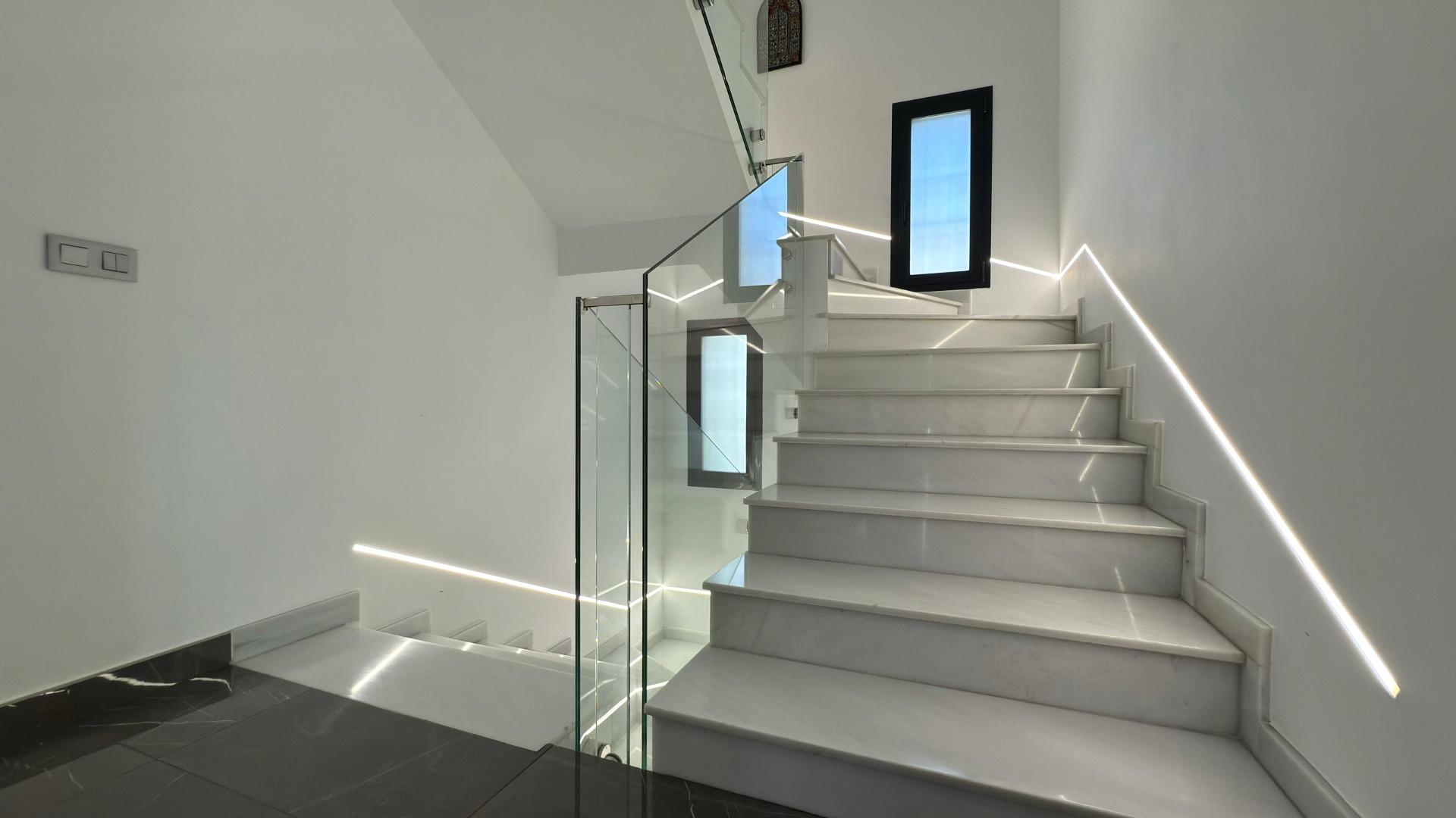 3-39-22 Detached villa with private pool and large plot