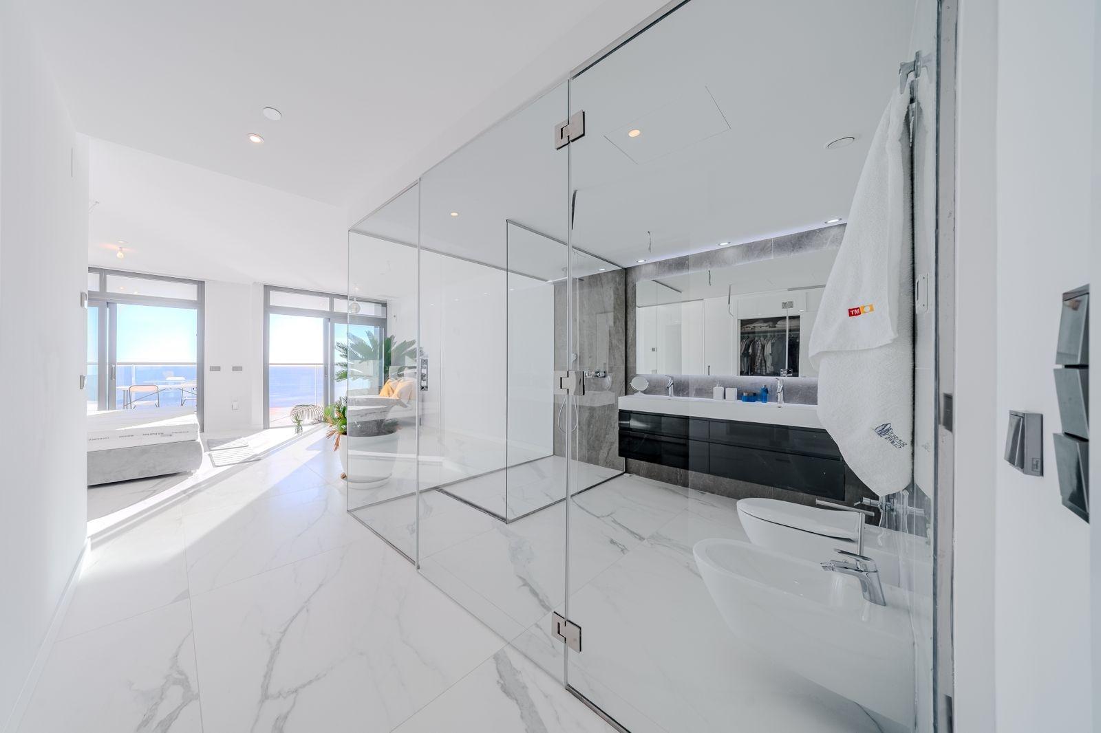 Premium Apartment at Sunset Cliffs – 29th Floor