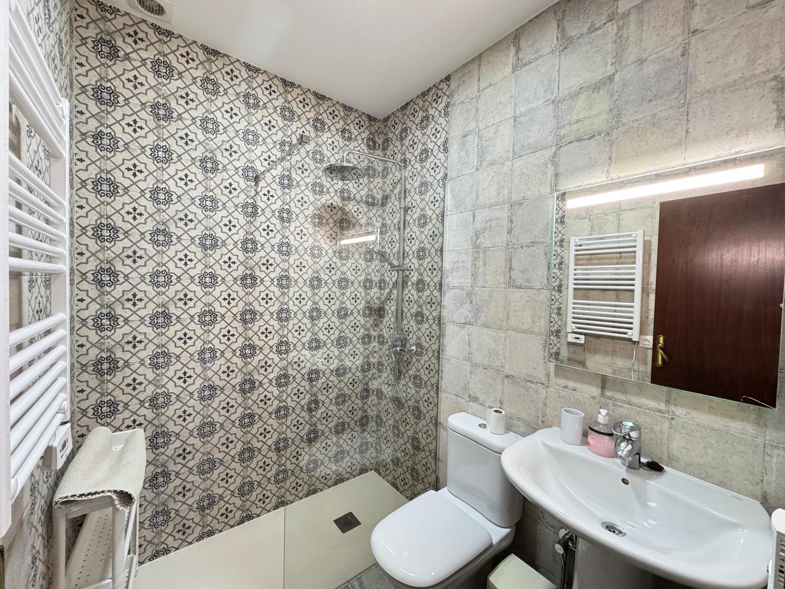 VILLA EN CABO ROIG A 800 METROS DE LA PLAYA CON PARCELA DE 890 M2. 3 DORM. 2 BAÑOS. PISCINA PRIVADA.