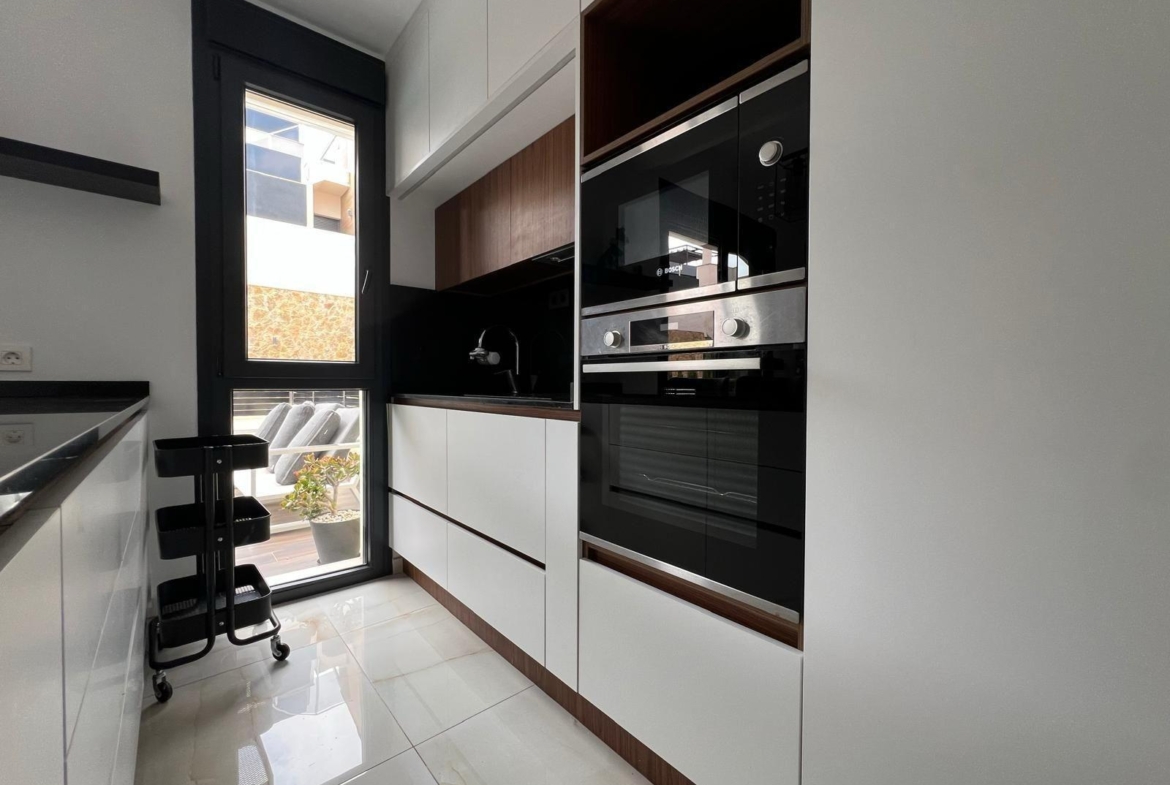 VILLA DE LUJO EN LOMAS DE CABO ROIG CON PISCINA PRIVADA Y PARCELA DE 200 M2. 3 DORM. 3 BAÑOS.