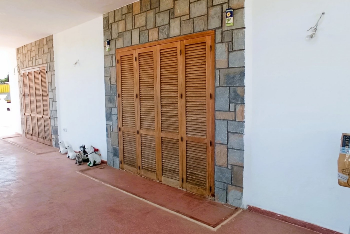 INDEPENDENT VILLA OF 500M2 – LAND OF 10,000M2 NEXT TO BONALBA – MUCHAMIEL