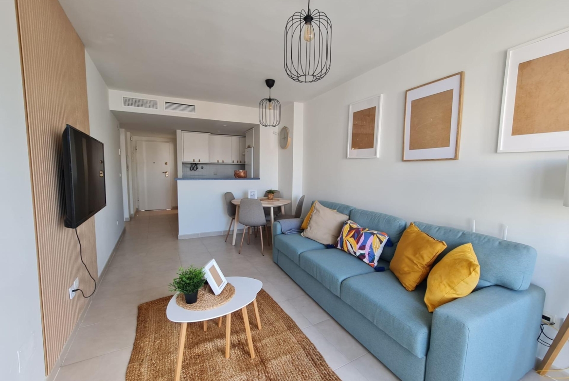 SEMINUEVO APARTAMENTO EN ORIHUELA COSTA DE 2 DORM. 2 BAÑOS. PARKING INCLUIDO. PISCINA COMUNITARIA.