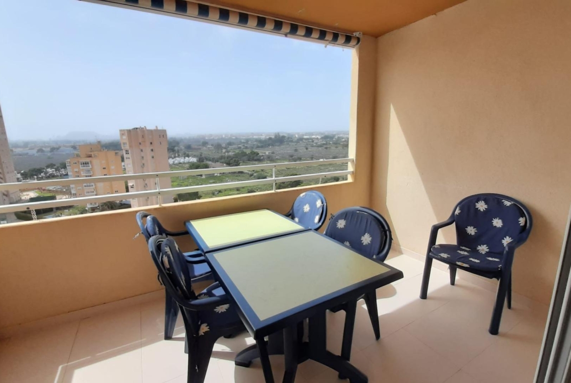 Excepcional piso en 2ª línea en playa Muchavista con vistas panorámicas al mar y a la montaña