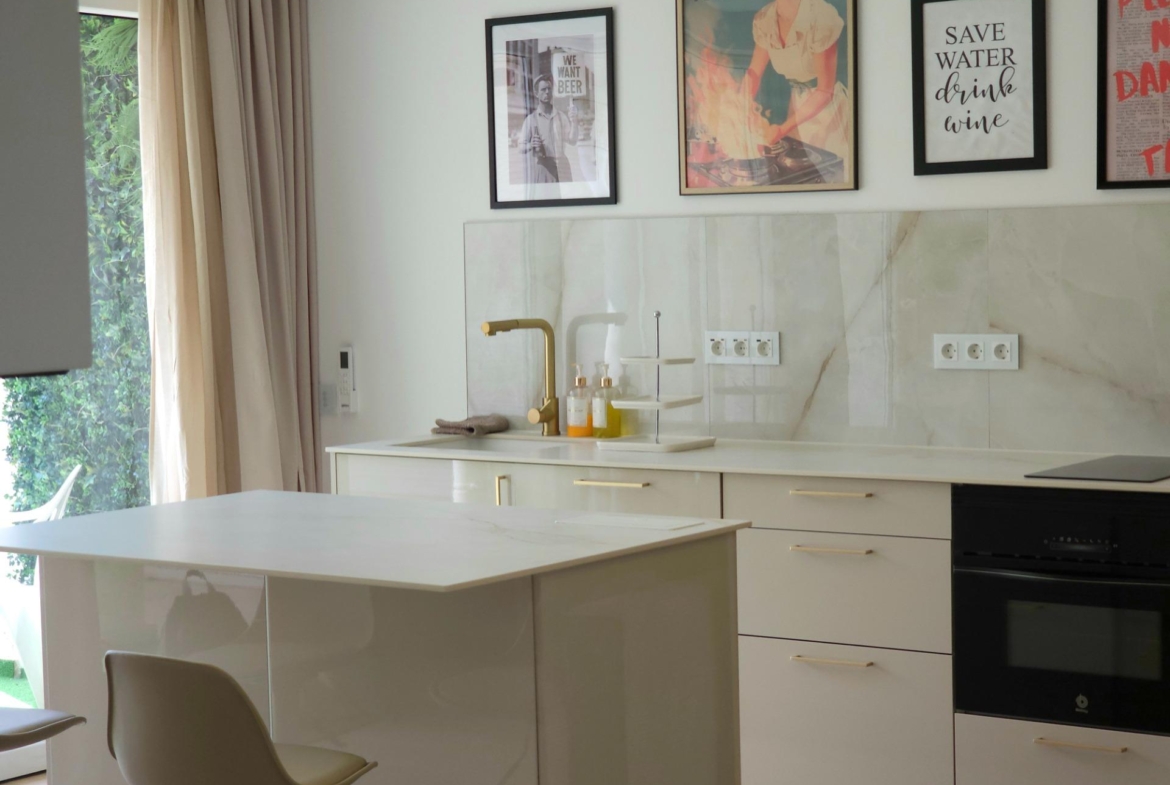 Exclusive Renovated Apartment in La Veleta, Torrevieja – Steps from the Sea