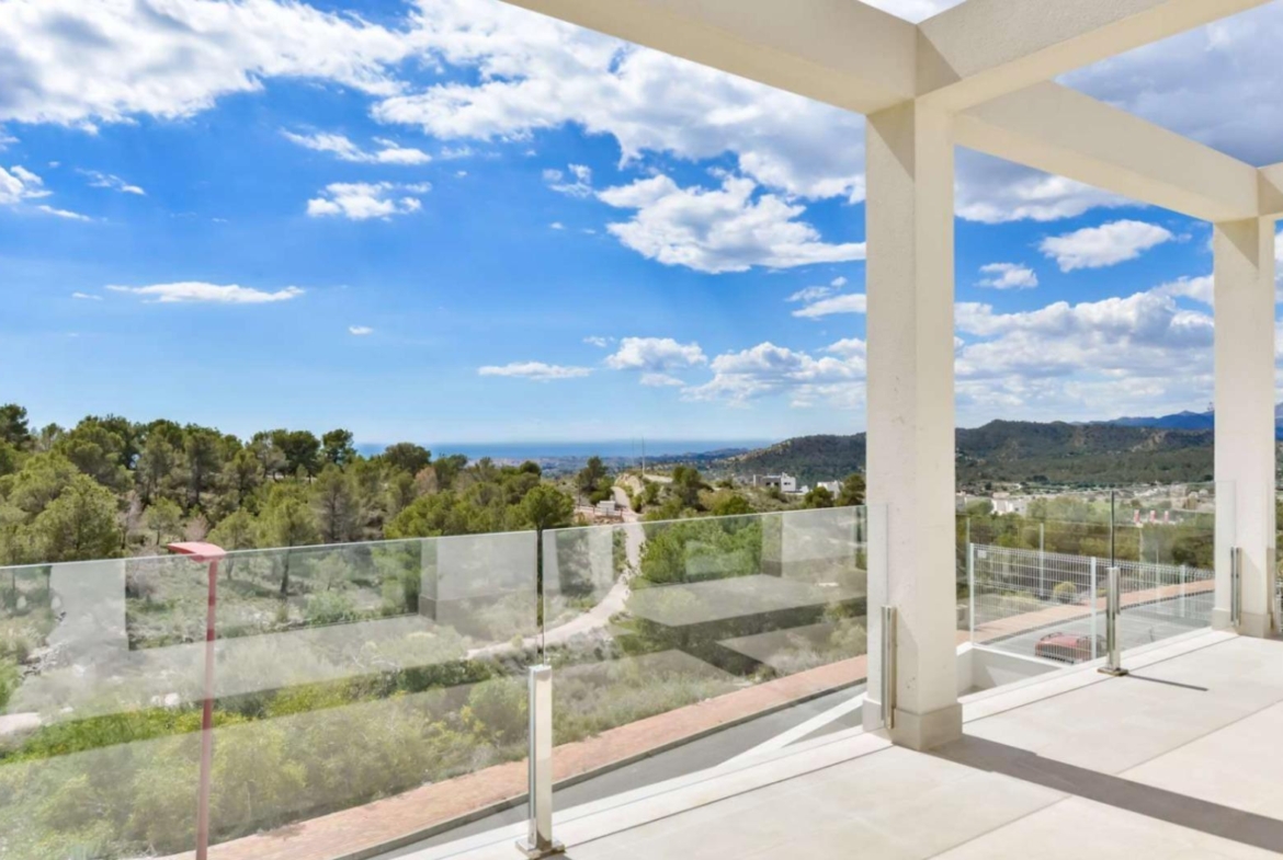 Nieuw gebouwde villa in Golf Bahía Luxe, ruimte en energie-efficiëntie