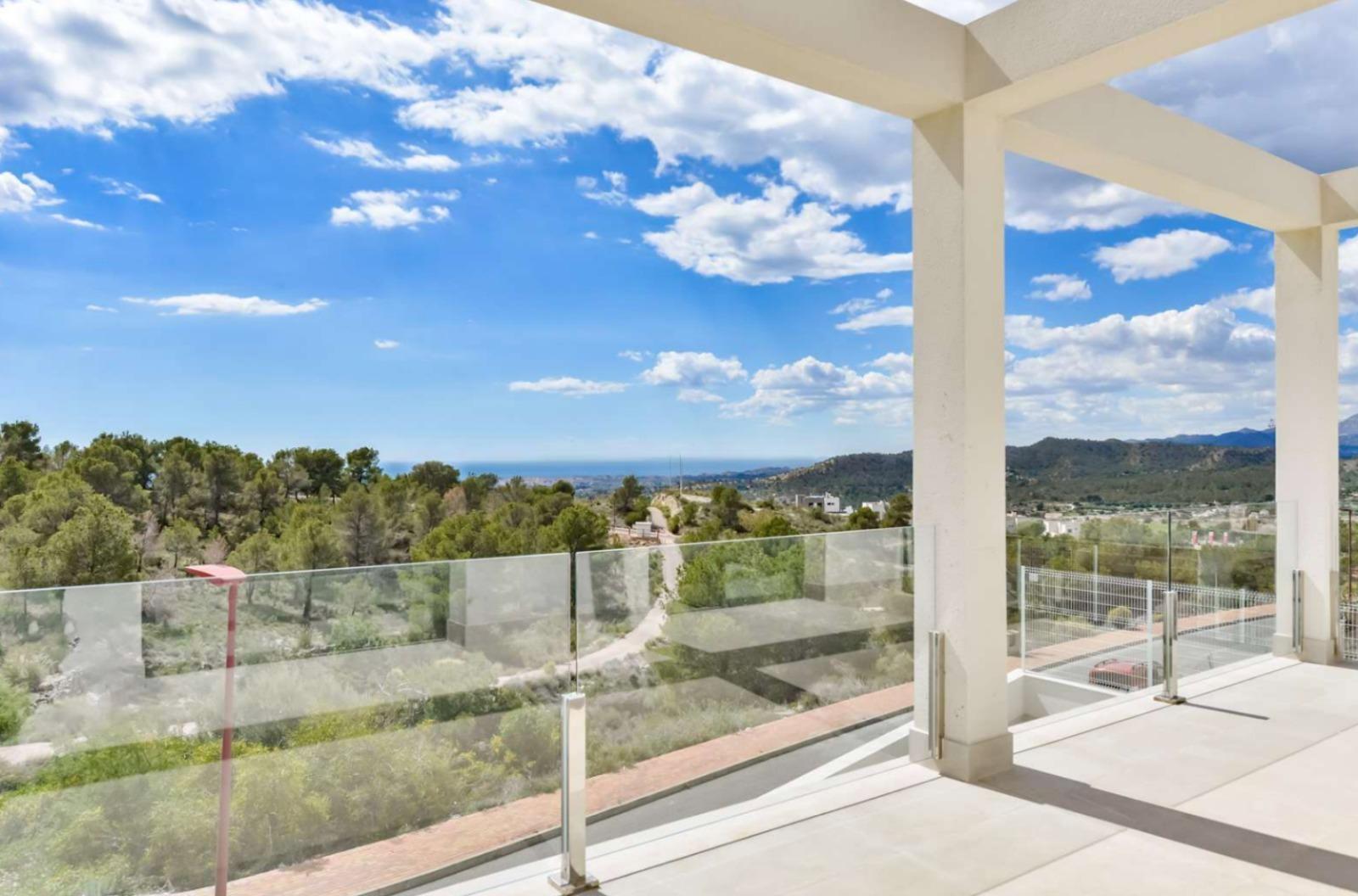 Nieuw gebouwde villa in Golf Bahía Luxe, ruimte en energie-efficiëntie