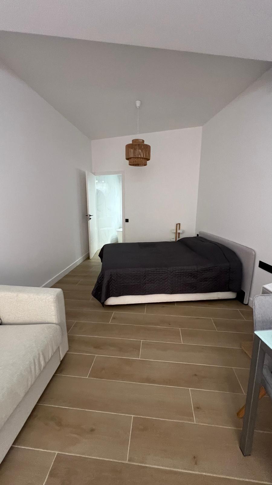 3-4-192 REFORMADO ESTUDIO A 300 METROS DE PLAYA LA MATA. CON SUPERFICIE 32 M2.