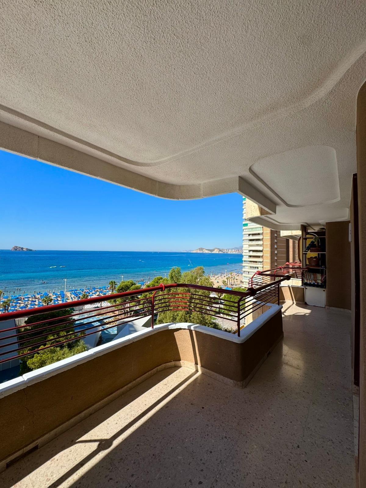 Apartamento con IMPRESIONANTES vistas al mar, Edif. Coblanca 8, playa Levante, Benidorm