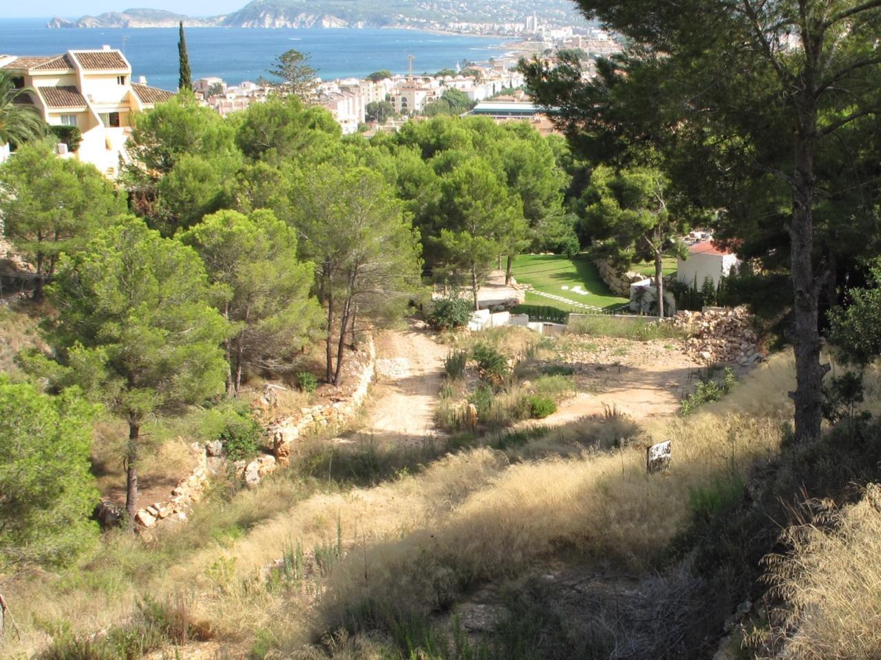 Urban plot in Javea with sea views