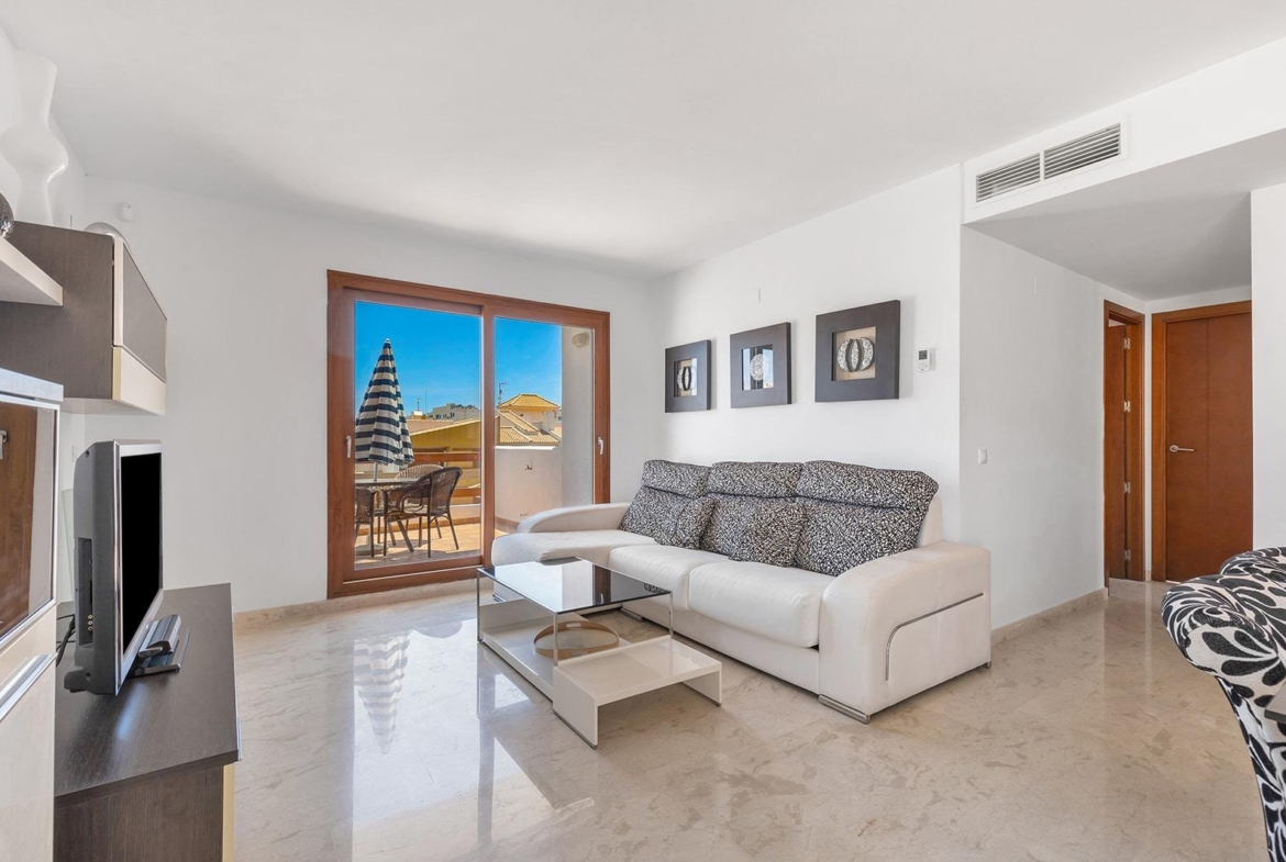 “LA RECOLETA” ATICO CON TRES TERRAZAS. GARAJE+TRASTERO. 2 DORM. 2 BAÑOS. 201 M2. PISCINAS.