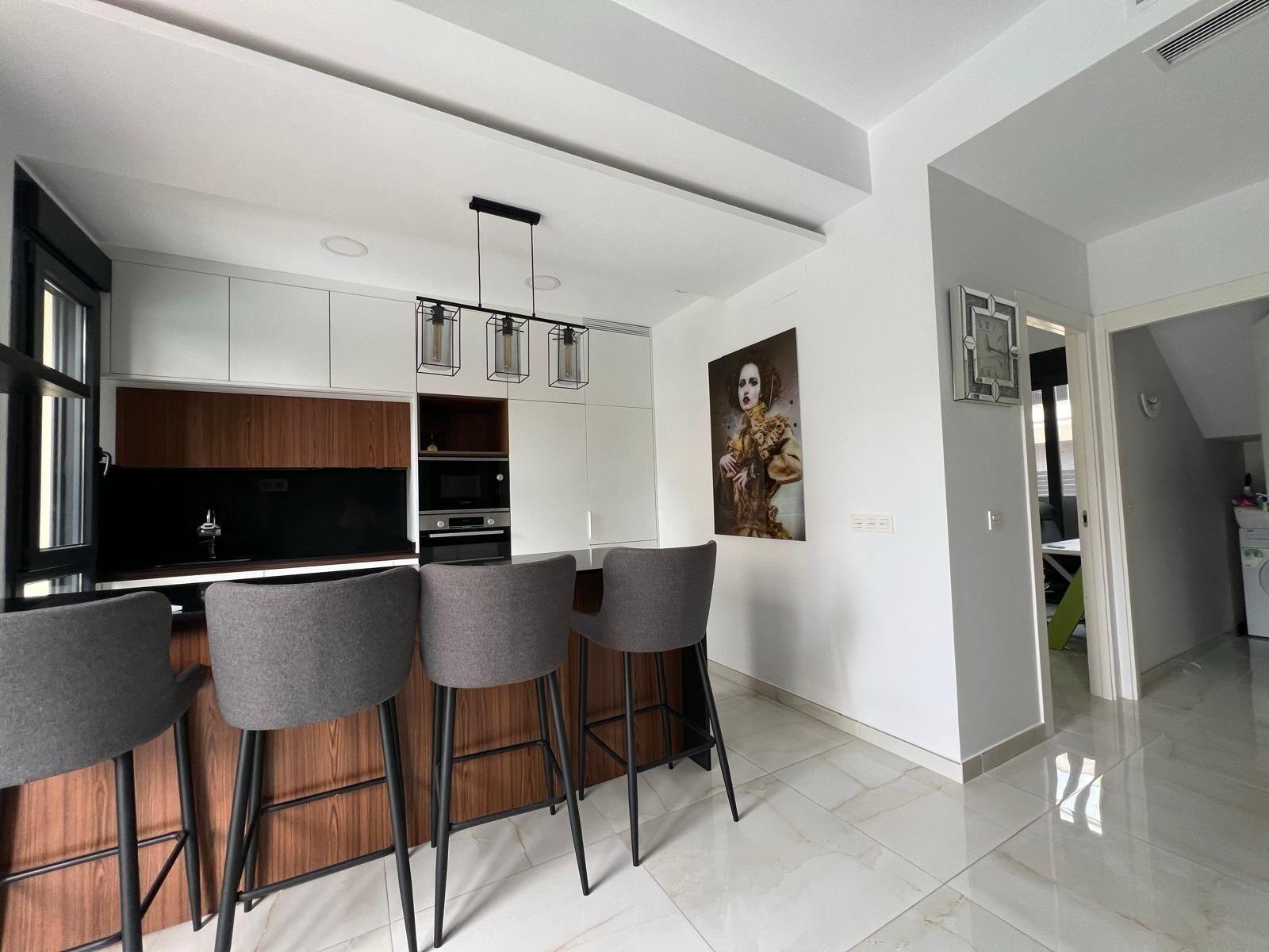 3-40-28 VILLA DE LUJO EN LOMAS DE CABO ROIG CON PISCINA PRIVADA Y PARCELA DE 200 M2. 3 DORM. 3 BAÑOS.