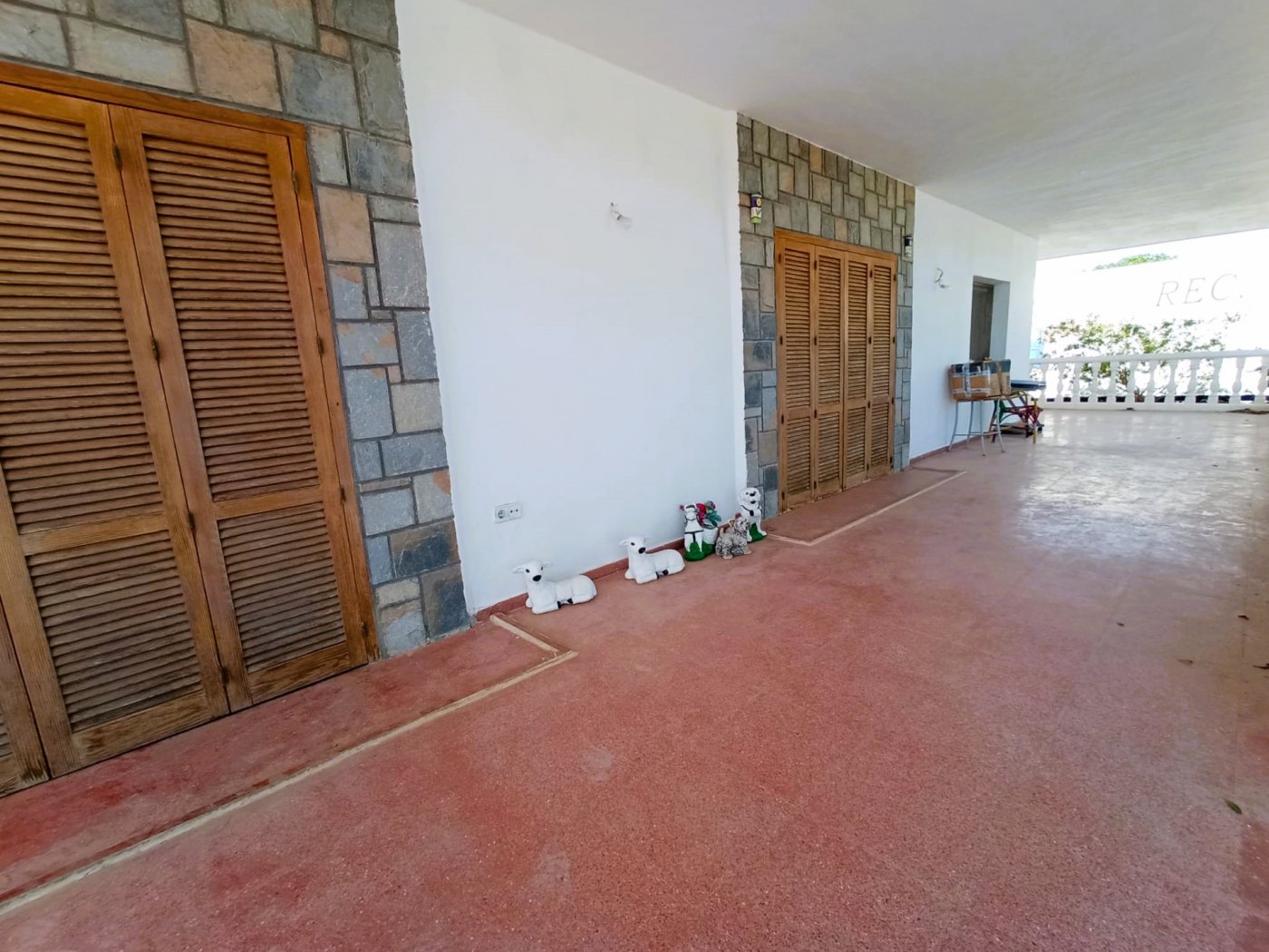 INDEPENDENT VILLA OF 500M2 – LAND OF 10,000M2 NEXT TO BONALBA – MUCHAMIEL