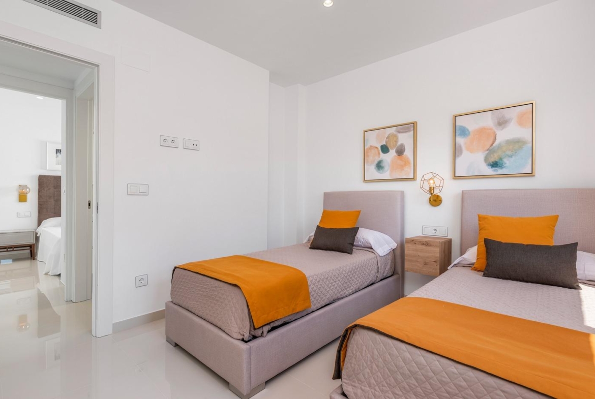 OBRA NUEVA EN LA MANGA. VILLA DE LUJO. 3 DORM. 3 BAÑOS. 440 PARCELA. PISCINA PROPIA.PLAYA A 350M