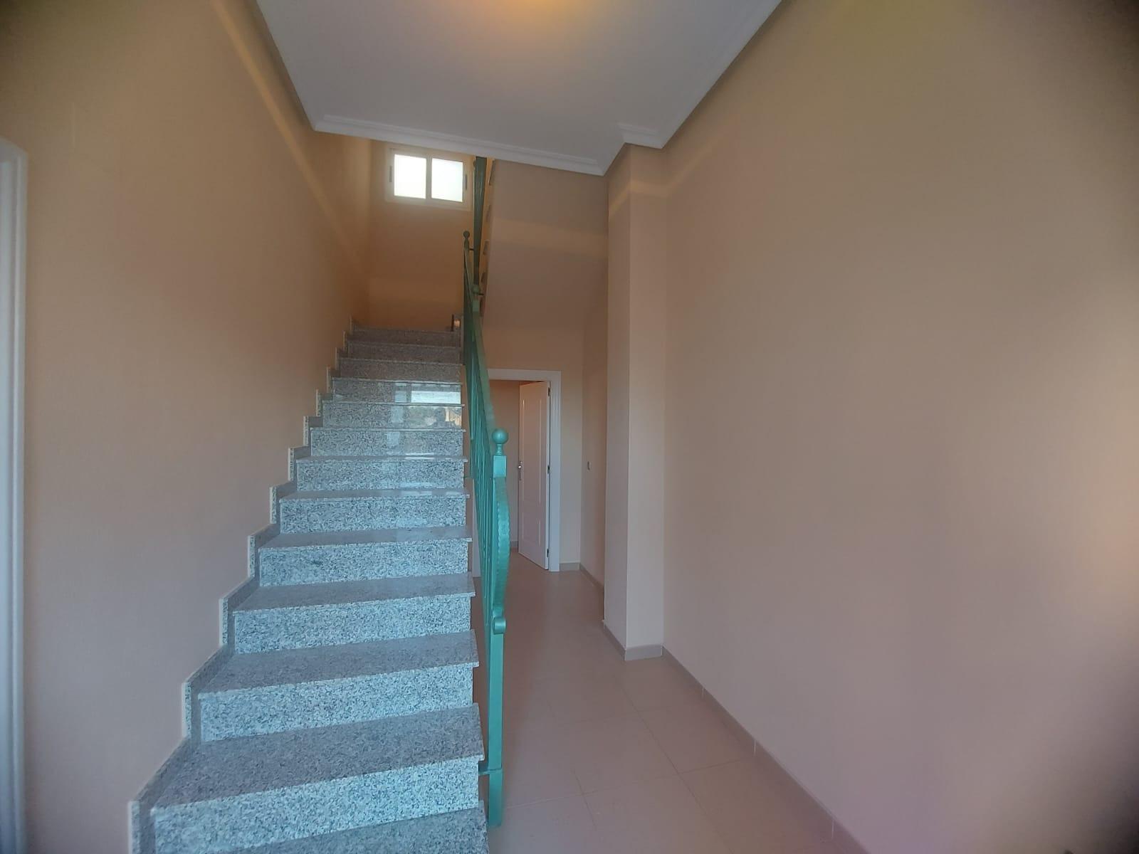 3-41-17 EDIFICIO EN ORIHUELA CIUDAD. 3 DORM. 2 BAÑOS. GARAJE. TRASTEROS