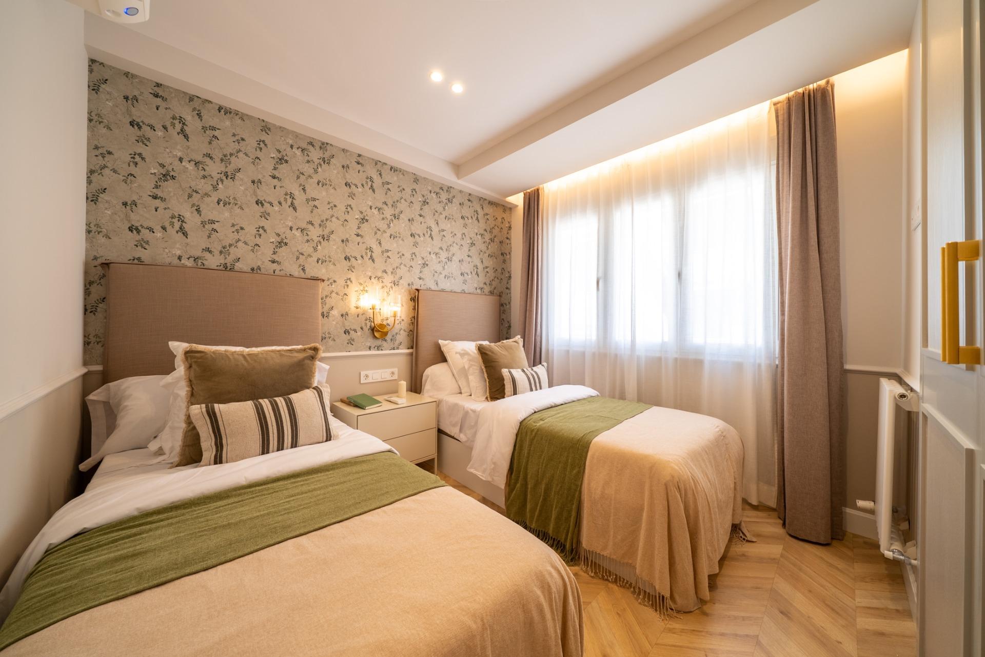 LUXURY HOUSING IN GOYA WITH PARKING SPACE