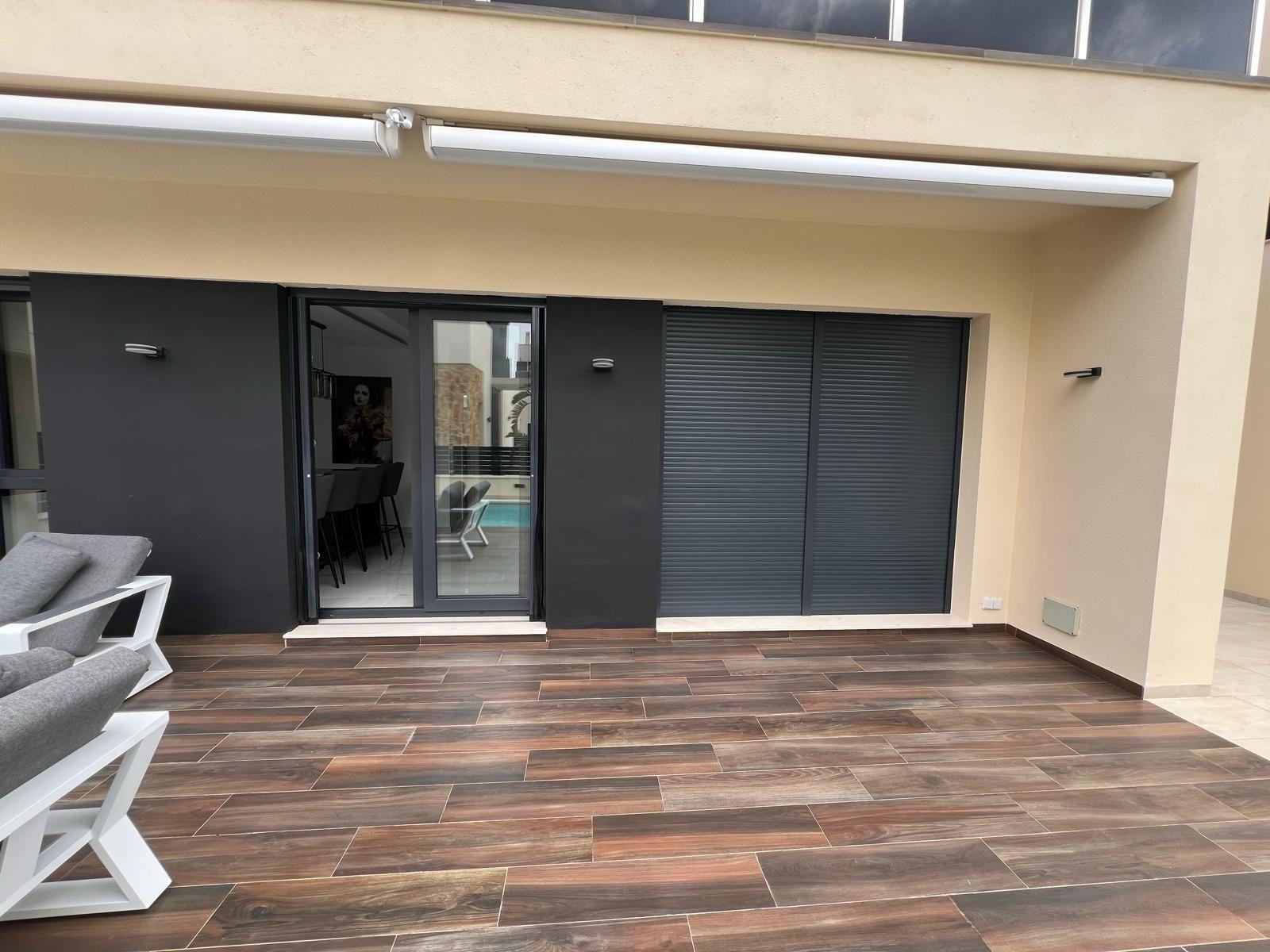 3-42-26 VILLA DE LUJO EN LOMAS DE CABO ROIG CON PISCINA PRIVADA Y PARCELA DE 200 M2. 3 DORM. 3 BAÑOS.