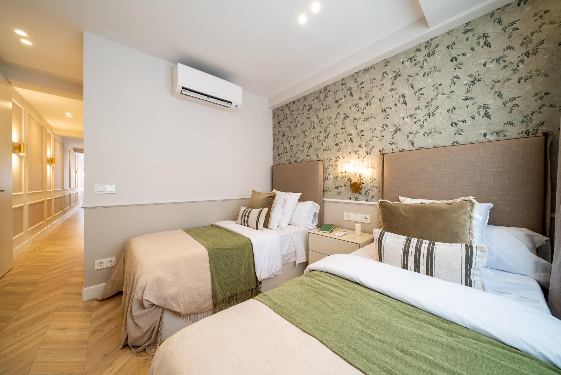 LUXURY HOUSING IN GOYA WITH PARKING SPACE