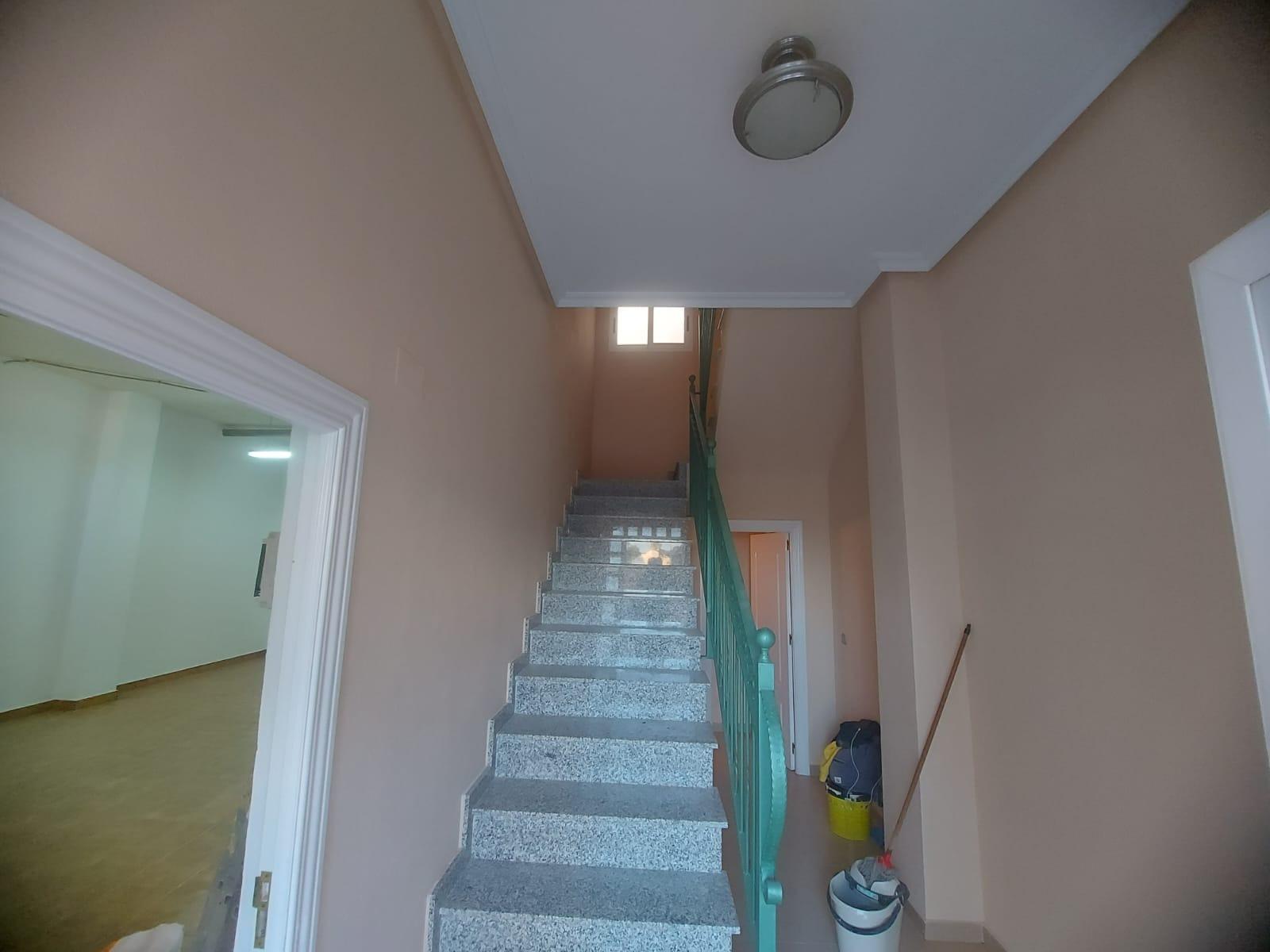 3-43-15 EDIFICIO EN ORIHUELA CIUDAD. 3 DORM. 2 BAÑOS. GARAJE. TRASTEROS