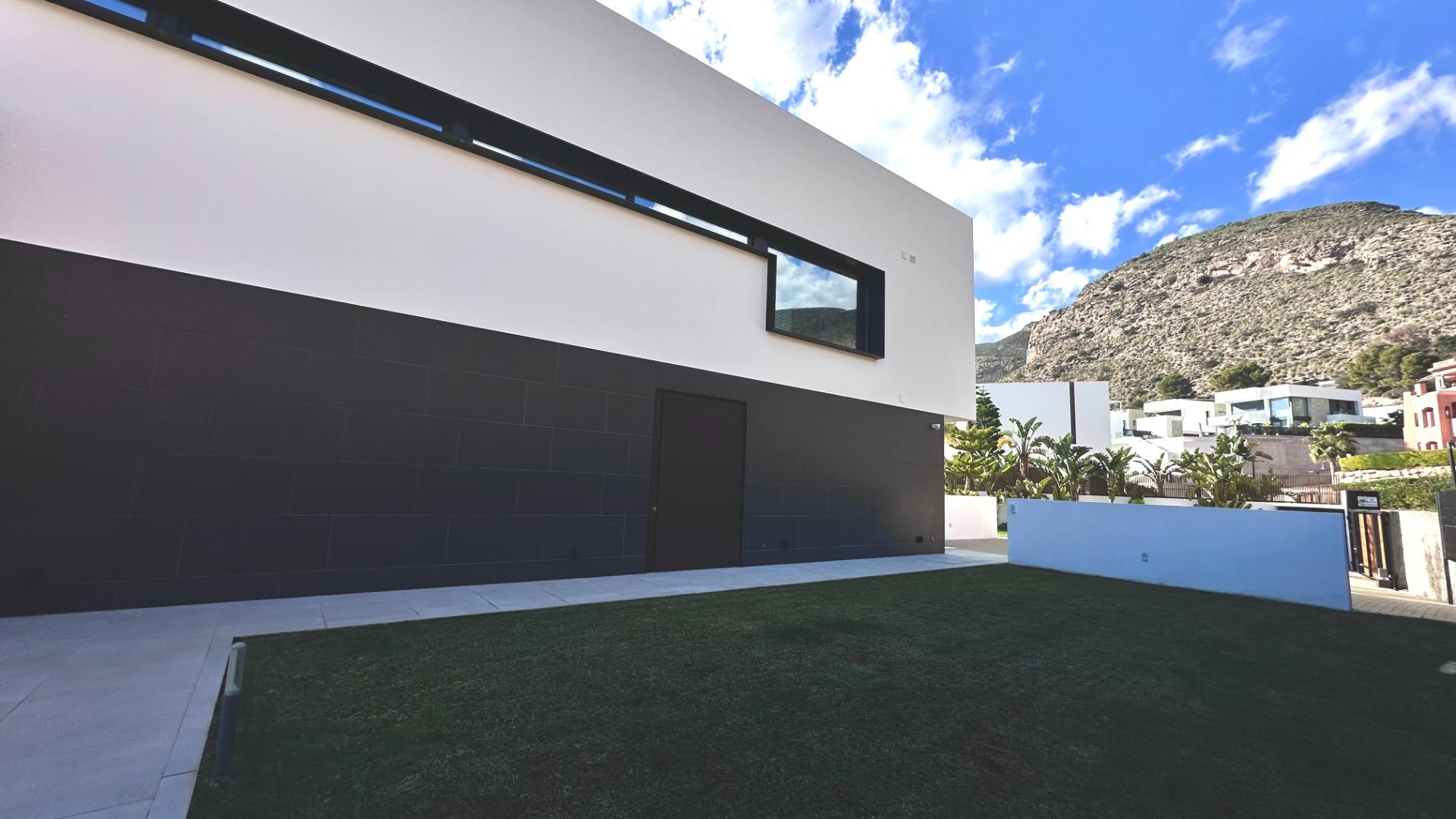 3-43-22 Unique Villa in Sierra Cortina
