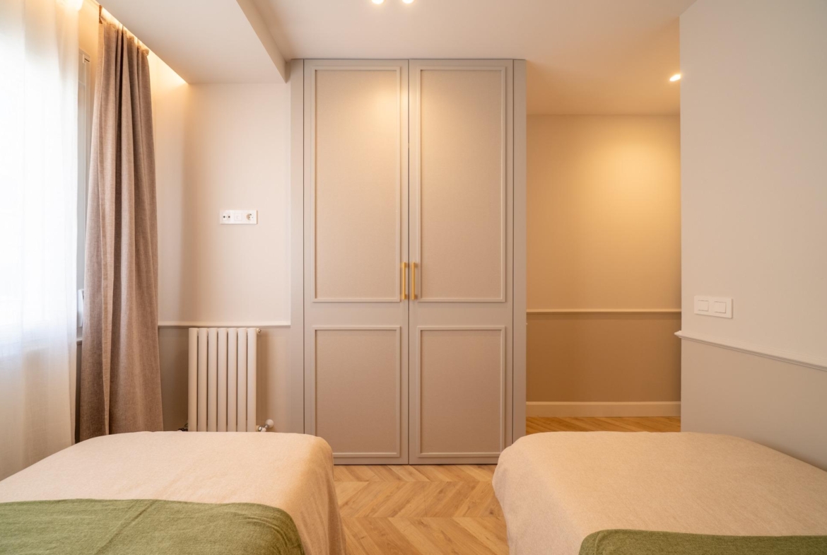 LUXURY HOUSING IN GOYA WITH PARKING SPACE