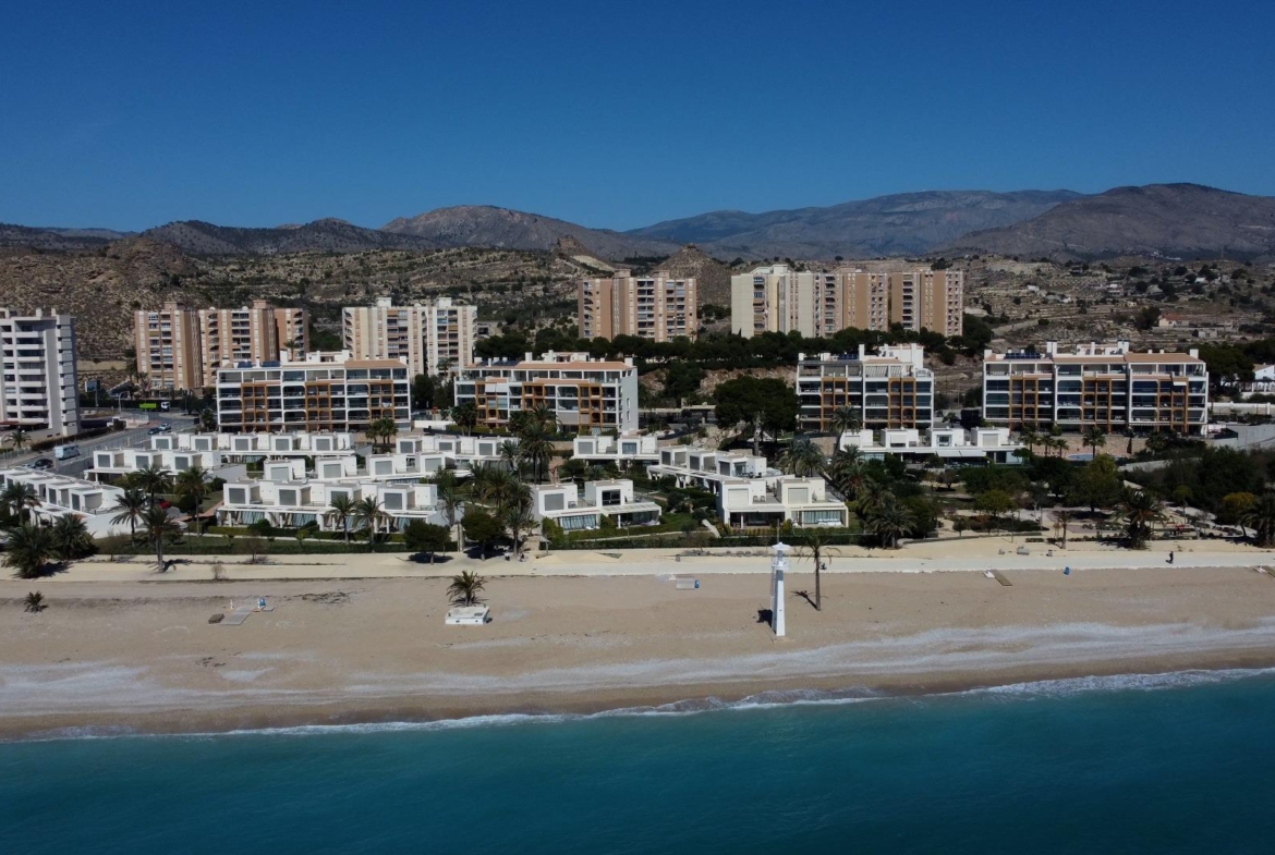 Magnificent apartment with stunning sea views