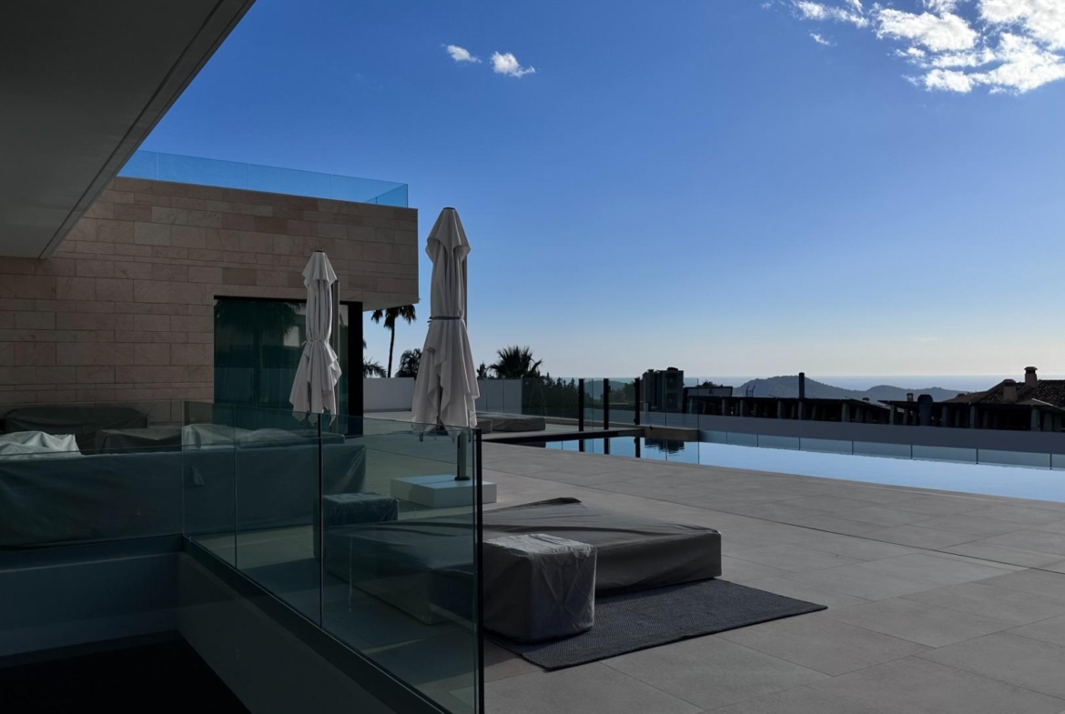Unique Villa in Sierra Cortina