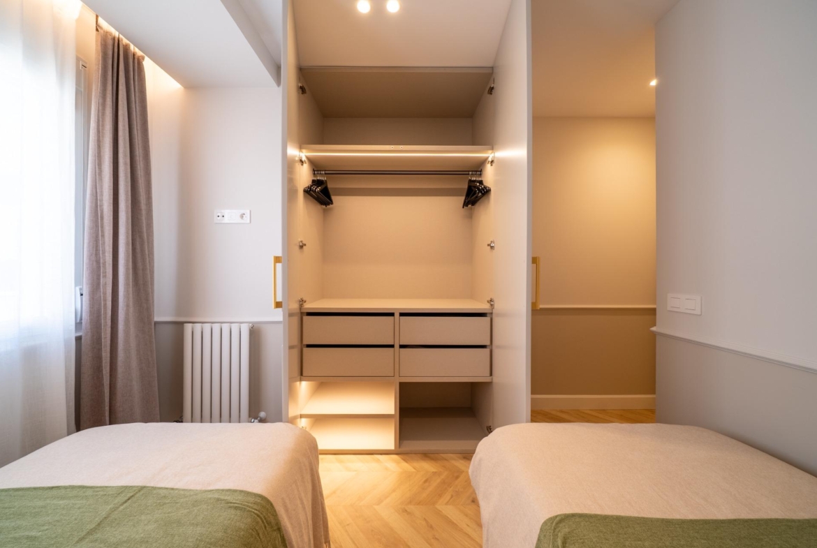 LUXURY HOUSING IN GOYA WITH PARKING SPACE