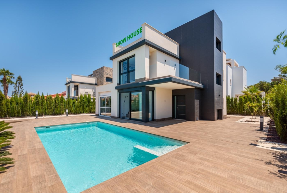 OBRA NUEVA EN LA MANGA. VILLA DE LUJO. 3 DORM. 3 BAÑOS. 440 PARCELA. PISCINA PROPIA.PLAYA A 350M