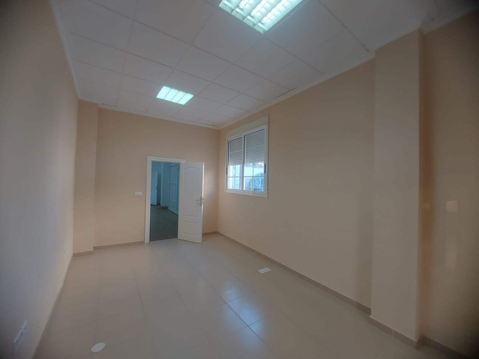 3-45-13 EDIFICIO EN ORIHUELA CIUDAD. 3 DORM. 2 BAÑOS. GARAJE. TRASTEROS