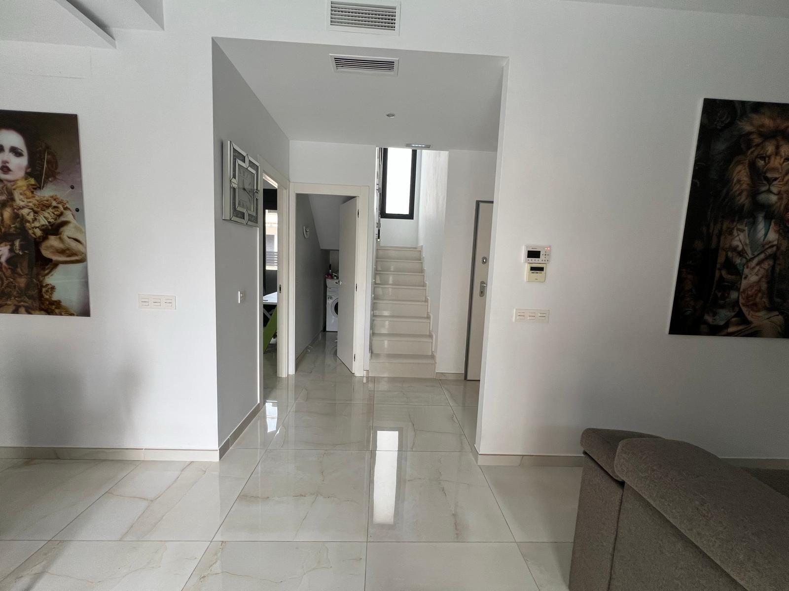 3-45-22 VILLA DE LUJO EN LOMAS DE CABO ROIG CON PISCINA PRIVADA Y PARCELA DE 200 M2. 3 DORM. 3 BAÑOS.