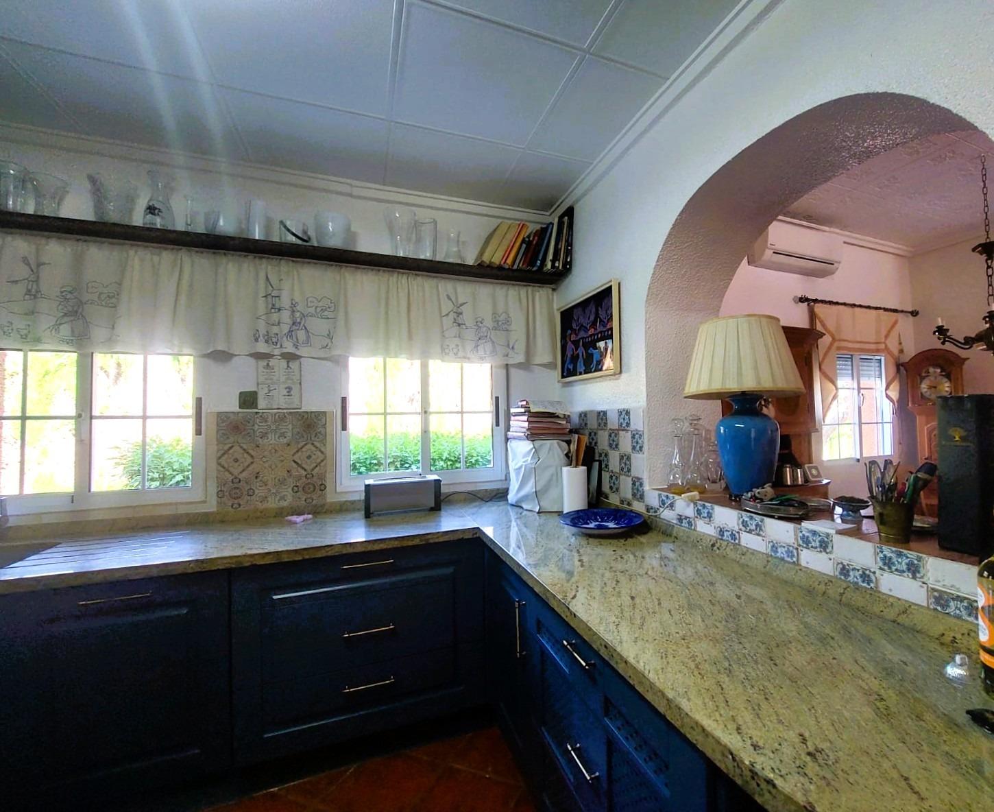 3-45-23 Charming mediterranean villa