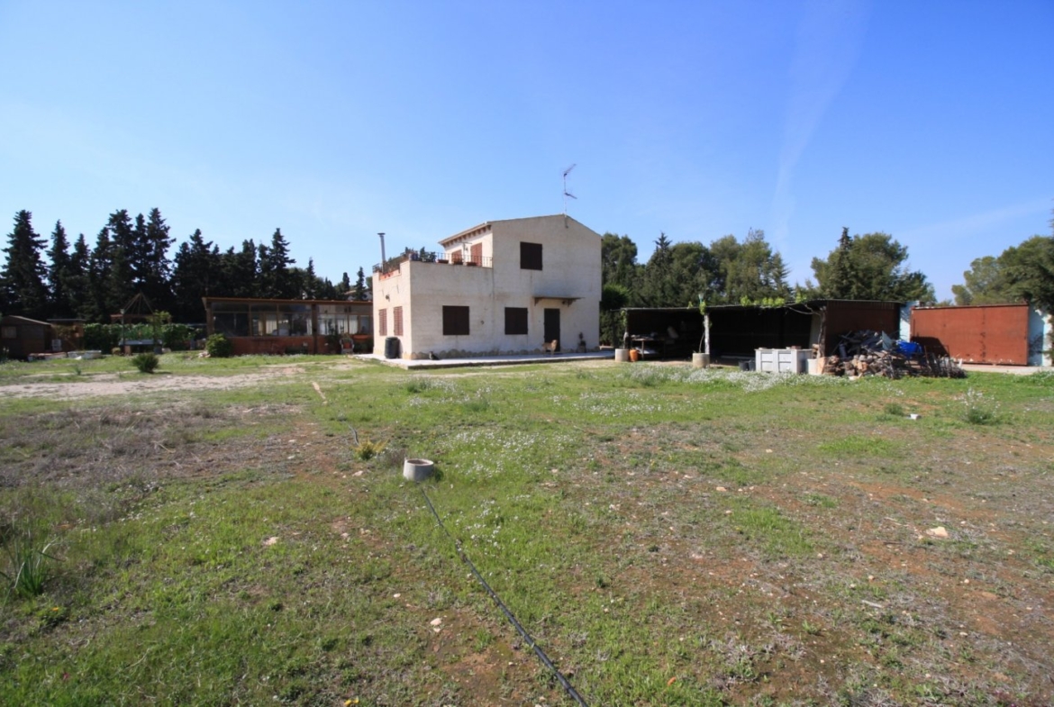 CAMPOAMOR, SPECTACULAR FINCA, 3500 M2  PLOT WITH 2 HOUSES, PRIVATE POOL, 2500 METERS FROM THE BEACH