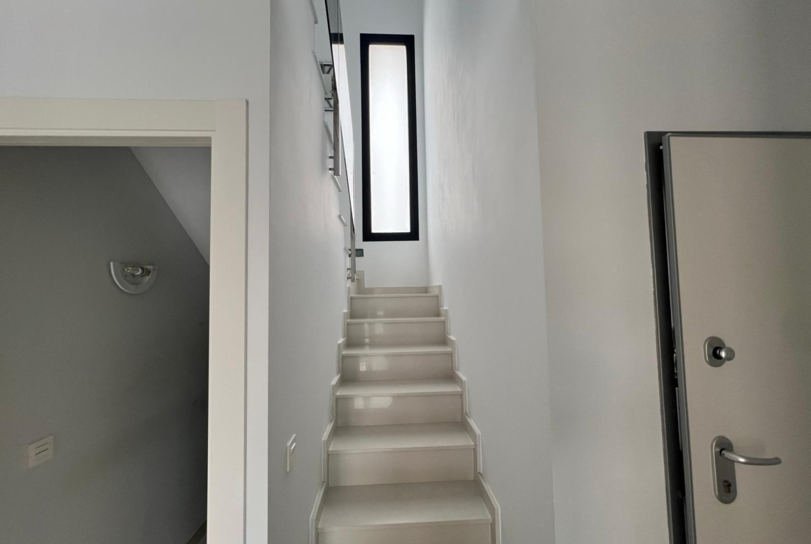 VILLA DE LUJO EN LOMAS DE CABO ROIG CON PISCINA PRIVADA Y PARCELA DE 200 M2. 3 DORM. 3 BAÑOS.