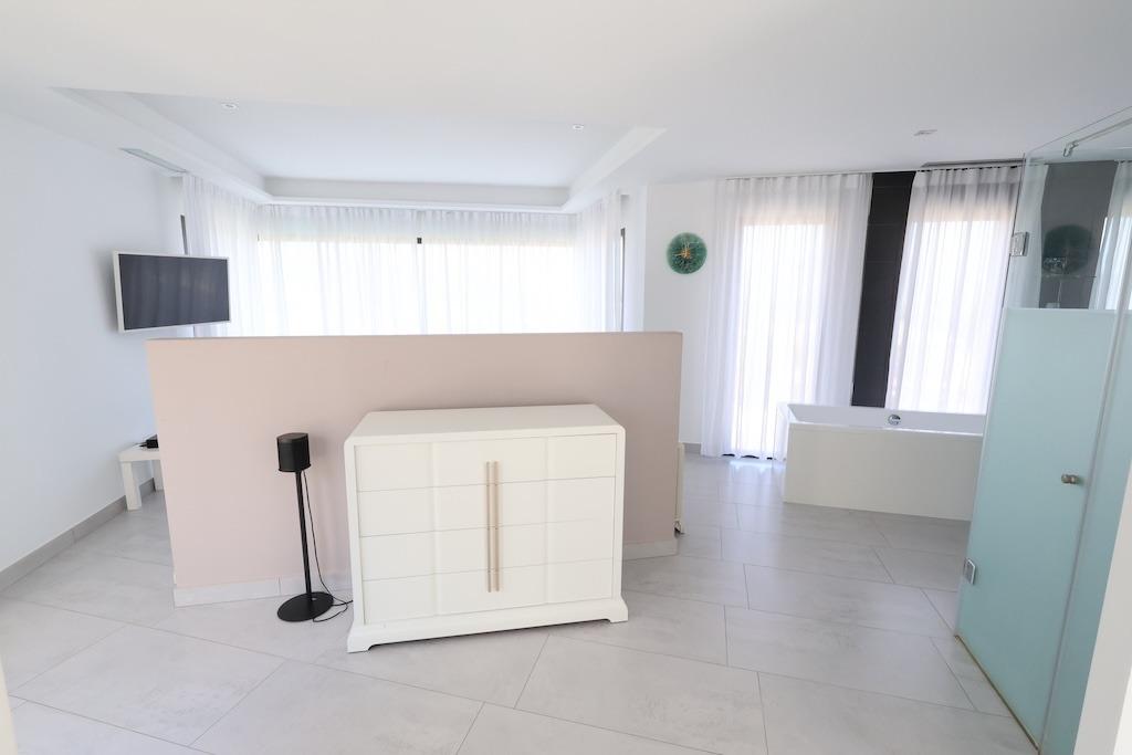 VILLA DE LUJO DE 5 DORM. 6 BAÑOS. EN MONTE OLIMPO JÁVEA.