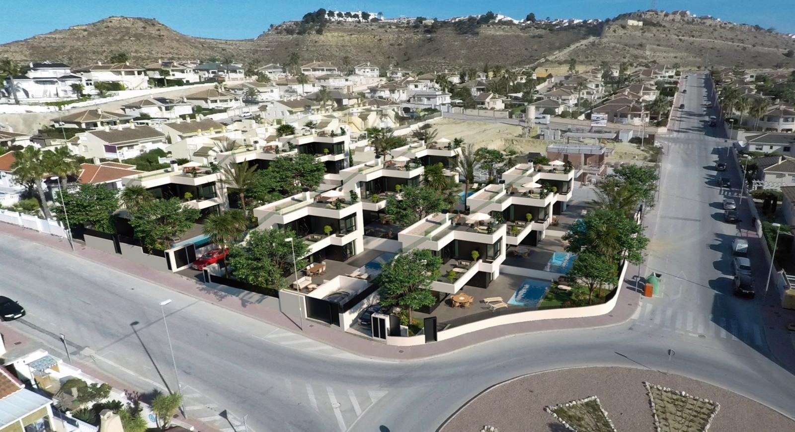 LUXURY VILLAS. NEW CONSTRUCTION. PILOT FLAT DONE.
