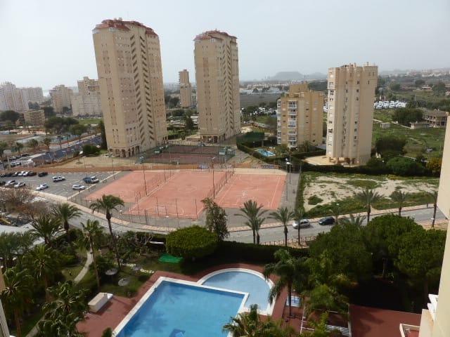 Excepcional piso en 2ª línea en playa Muchavista con vistas panorámicas al mar y a la montaña