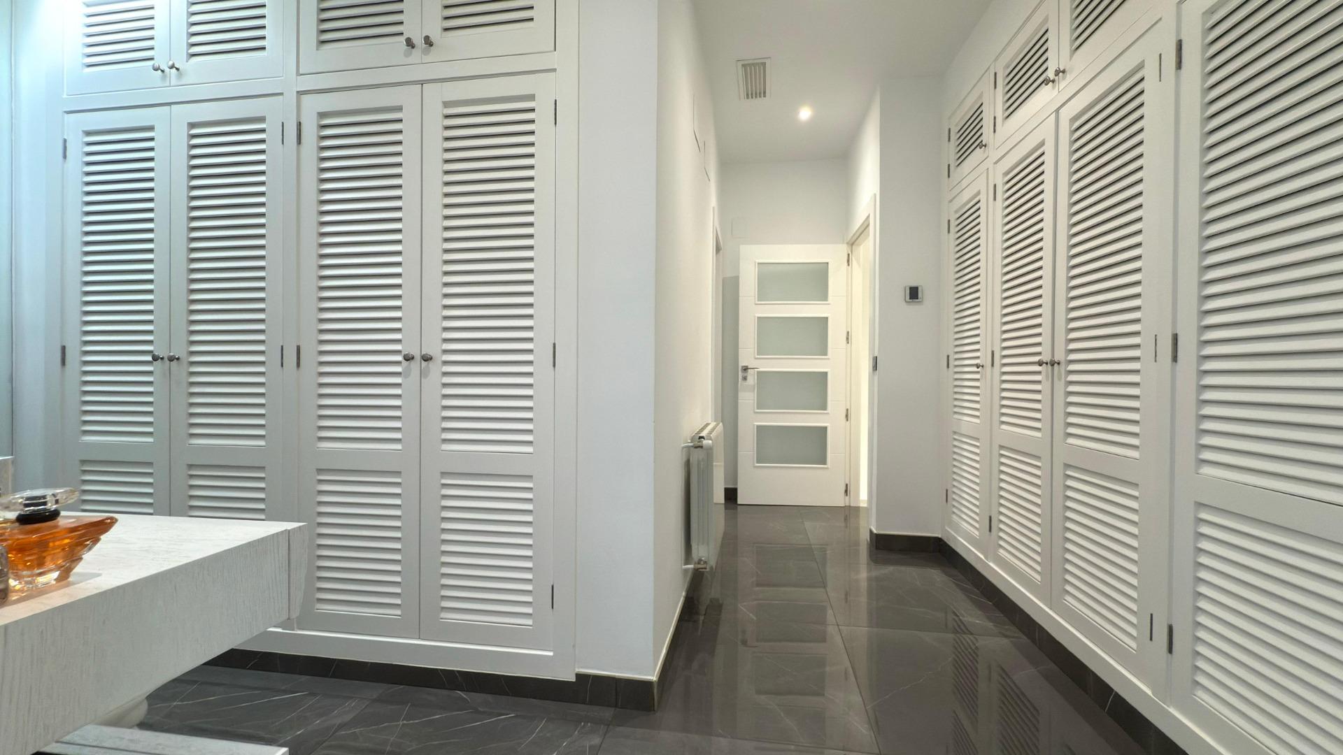 3-49-10 Detached villa with private pool and large plot