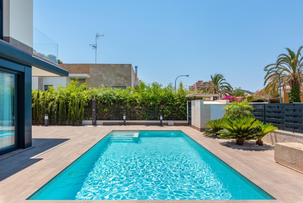 OBRA NUEVA EN LA MANGA. VILLA DE LUJO. 3 DORM. 3 BAÑOS. 440 PARCELA. PISCINA PROPIA.PLAYA A 350M