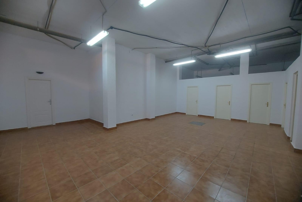 EDIFICIO EN ORIHUELA CIUDAD. 3 DORM. 2 BAÑOS. GARAJE. TRASTEROS