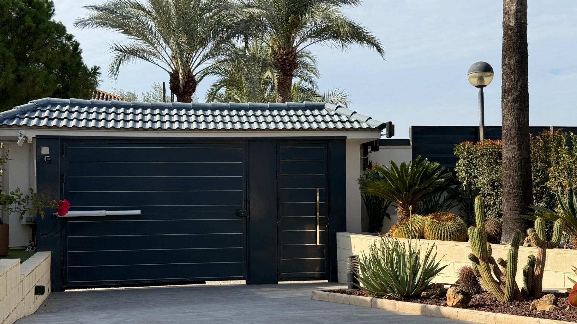 3-5-125 Detached villa with private pool and large plot