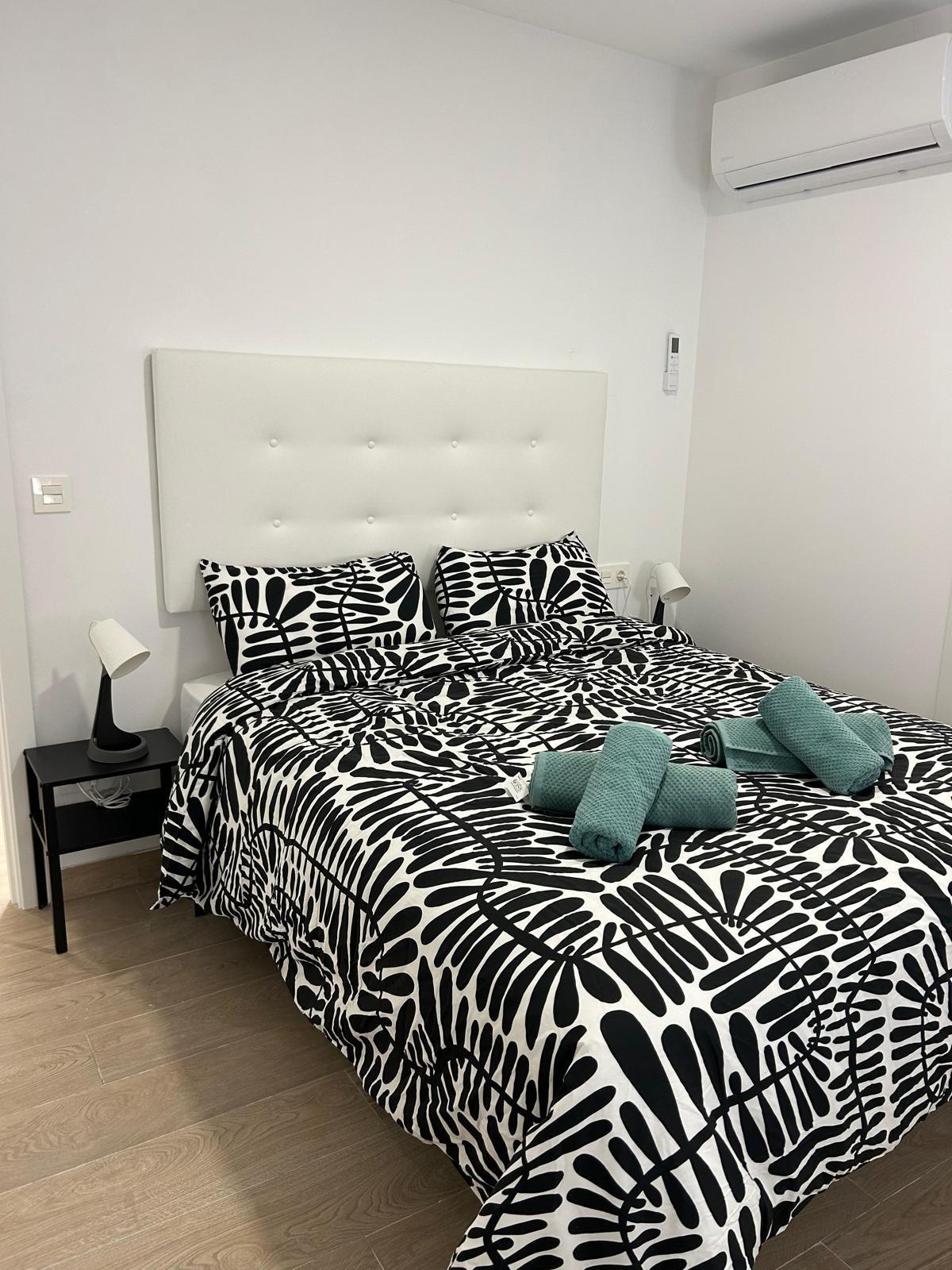 3-5-130 🏡✨ Townhouse in Benidorm Old Town: Charm and Comfort by the Sea 🌊🌴