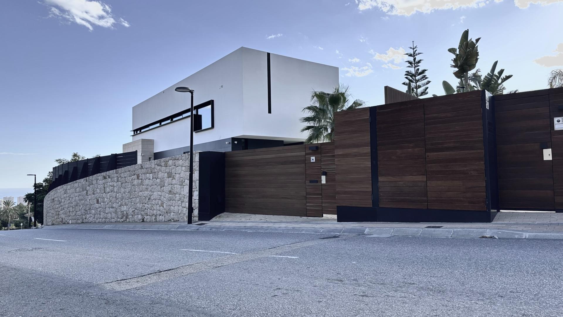 3-5-139 Unique Villa in Sierra Cortina