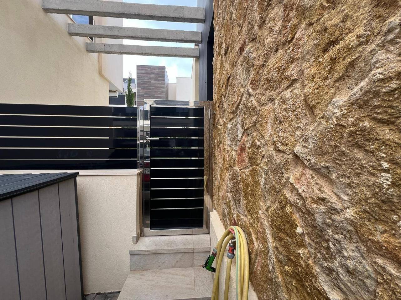 3-5-152 VILLA DE LUJO EN LOMAS DE CABO ROIG CON PISCINA PRIVADA Y PARCELA DE 200 M2. 3 DORM. 3 BAÑOS.
