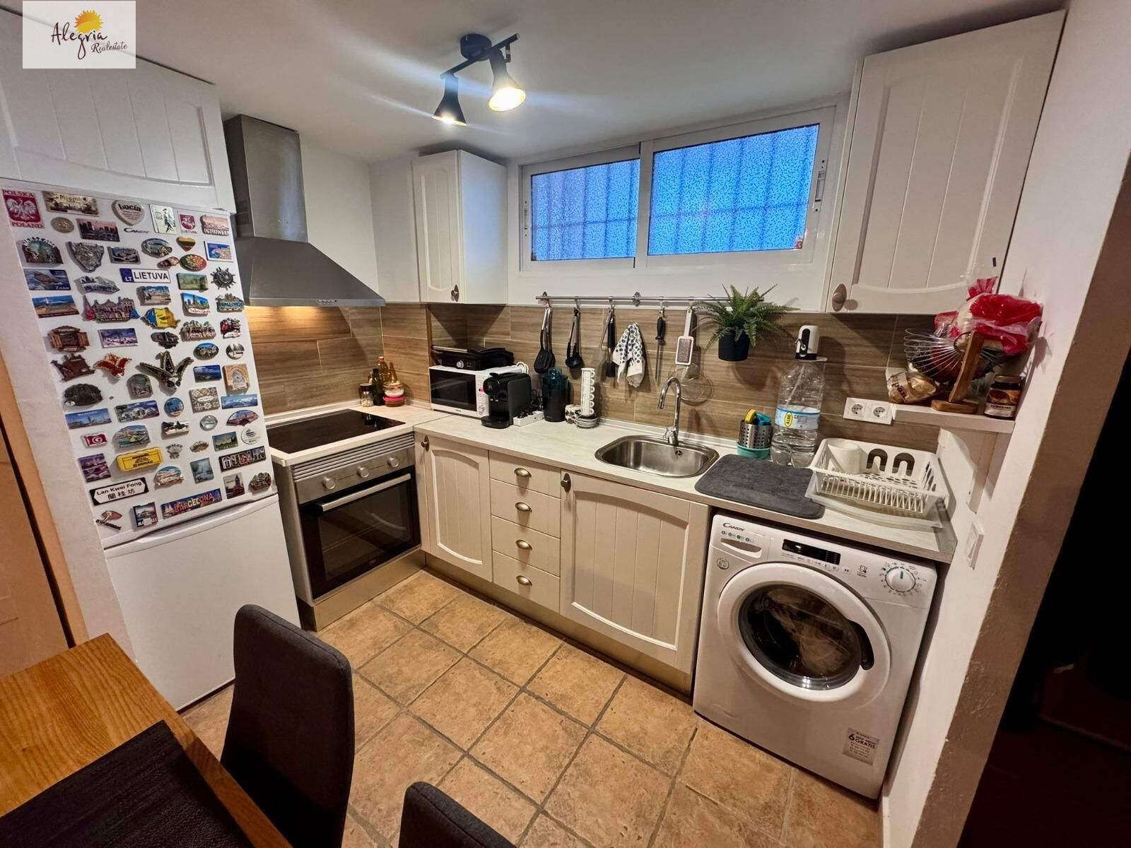 Se vende piso al lado del mar