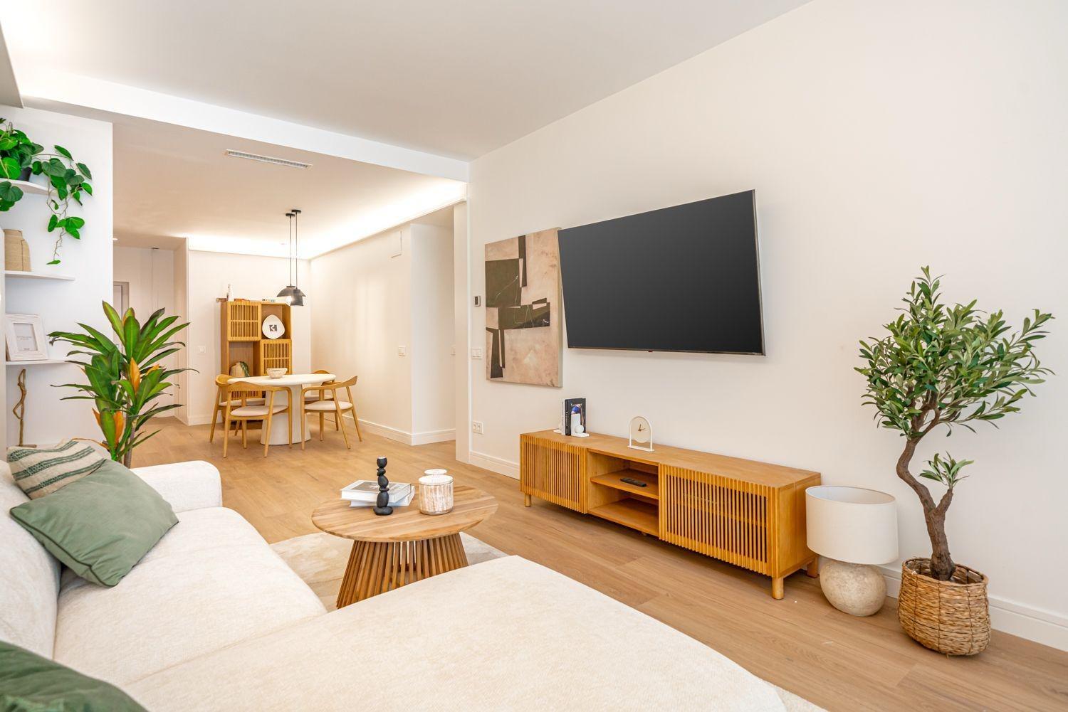 ELEGANT VOLLEDIG GERENOVEERD APPARTEMENT MET TERRAS IN ARAPILLES, MADRID